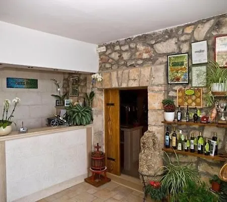In With Terrace, Air Condition, Wifi Apartment *